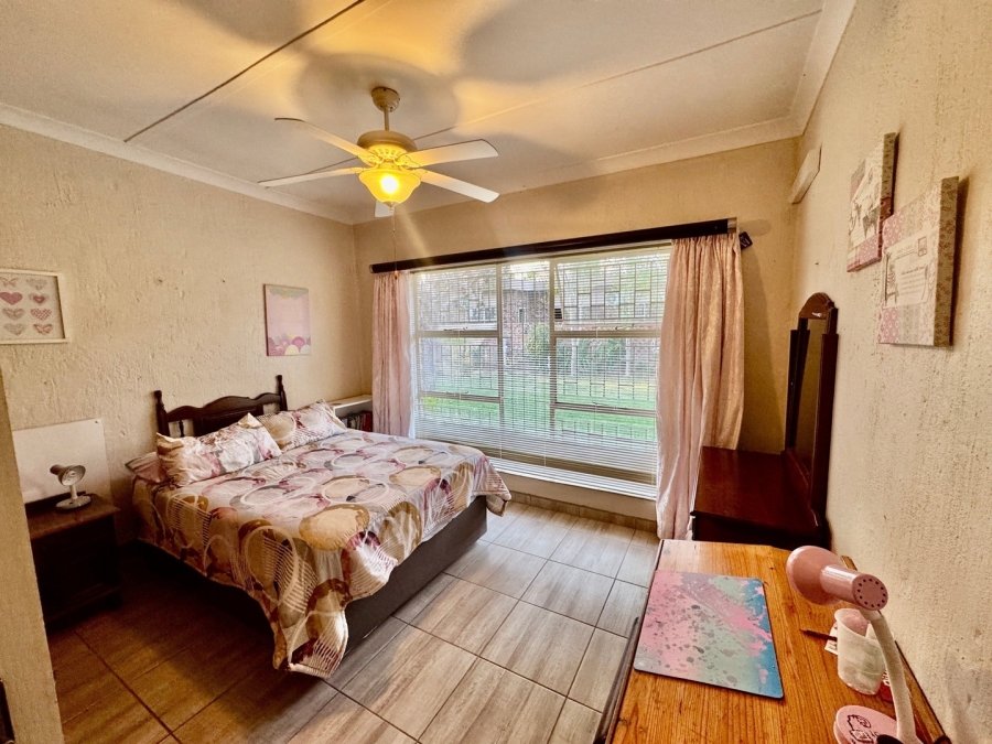 5 Bedroom Property for Sale in Baillie Park North West